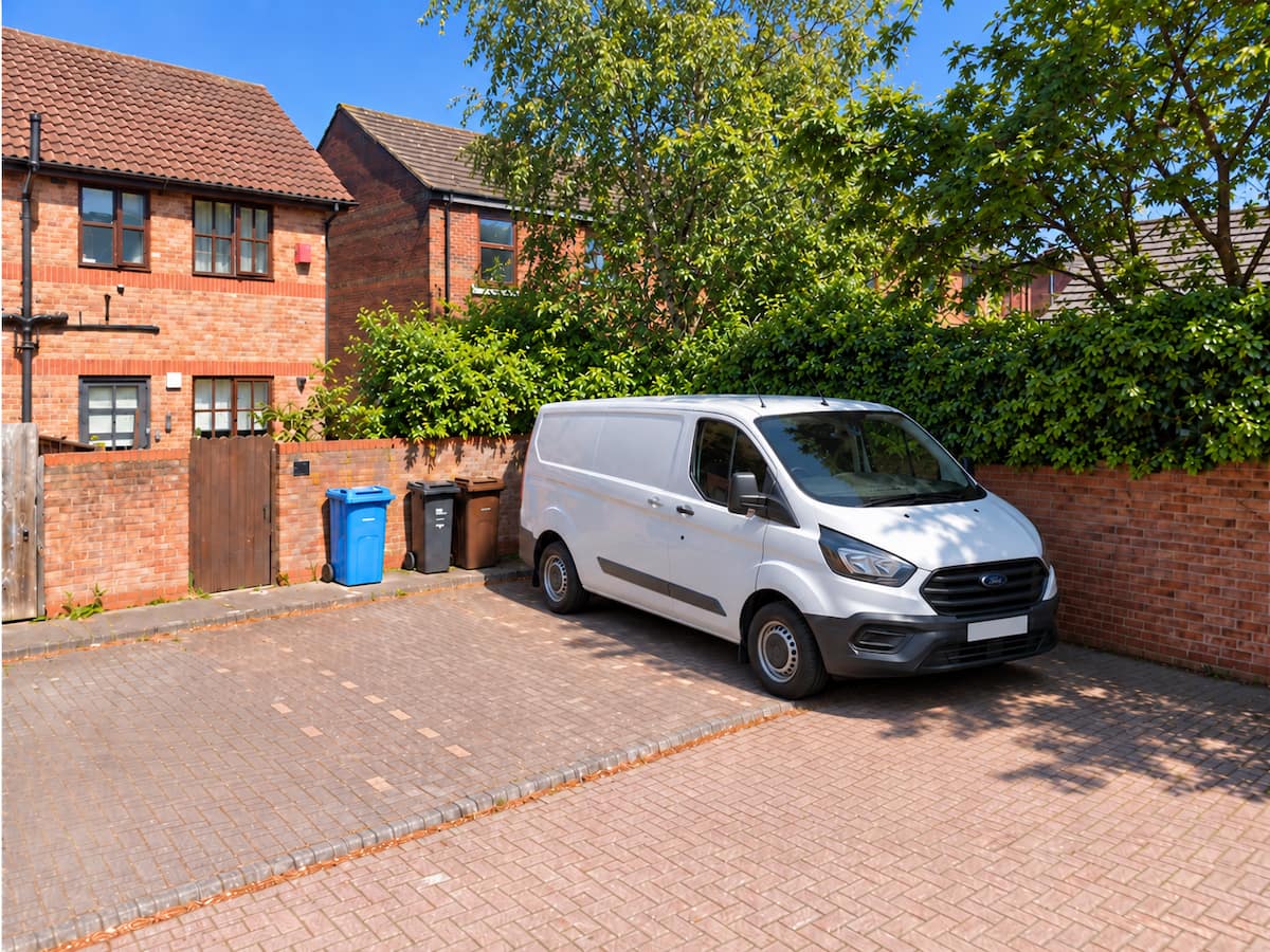 Private driveway · 2 parking spaces