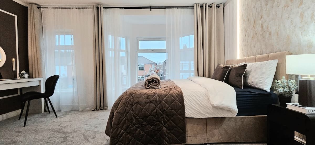 Super king bedroom